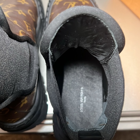 Louis Vuitton ankle boot size 39. Good condition. Some creases, not worn much. - Picture 10 of 14